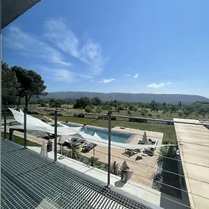Les Pins Du Luberon Bed & Breakfast
